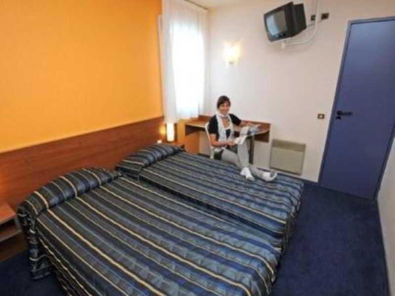 Ferienwohnung Mister Bed Saran Exterior foto
